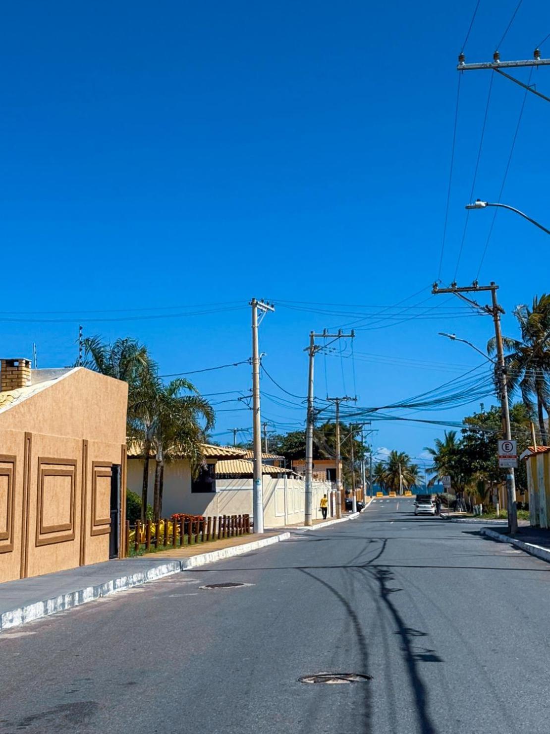 230m Da Praia, Casa Com Espaco Gourmet E Churrasqueira, Portaria 24h, 2 Vagas De Garagem, Acomoda Ate 10 Pessoas, Proximo A Mercados E Farmacia *